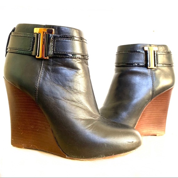Tory Burch Leather Ankle Boots
Wedge Heels Wrap-Around Straps - Picture 1 of 8